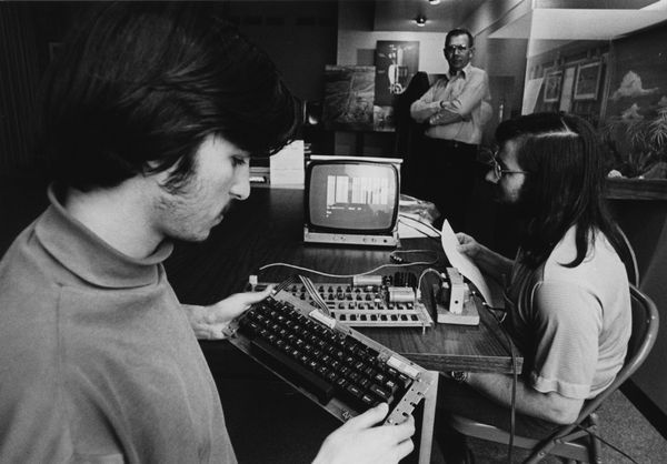 Steve Jobs and Steve Wozniak with Apple-1 computer - CHM Revolution